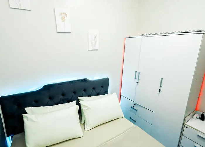 Apartment Sapphira Manor Luxurious By The Bay *